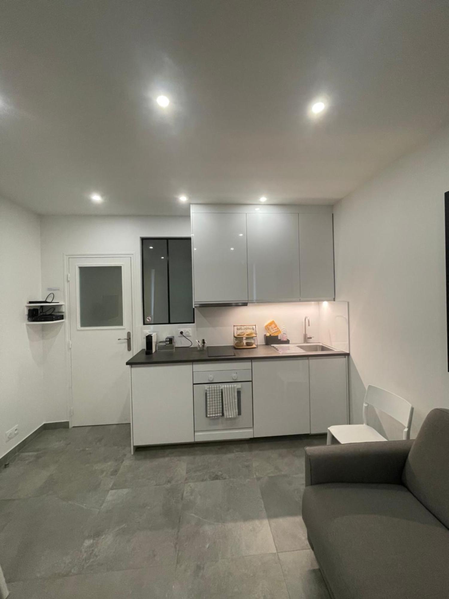 Chez Les Artistes De Menilmontant Apartment ปารีส ภายนอก รูปภาพ